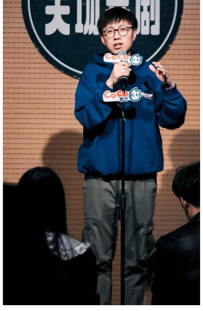 心动的信号|《心动的信号》男4女4身份曝光，见面后女2两眼放光，男1心如鹿撞