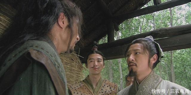 投奔|水浒传面对晁盖的投奔,王伦的路只有两条,一条比一条凶险!