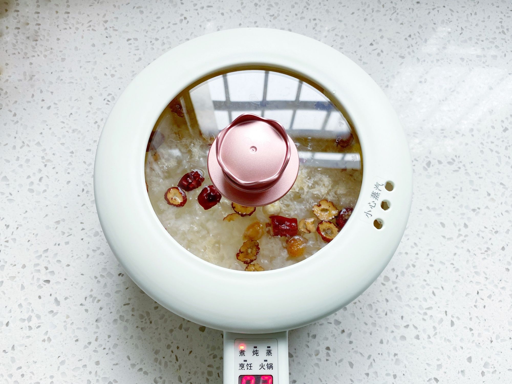 金燕耳|天冷了，女生多喝这汤羹，清心滋润又爽滑，老少皆宜越喝越水灵