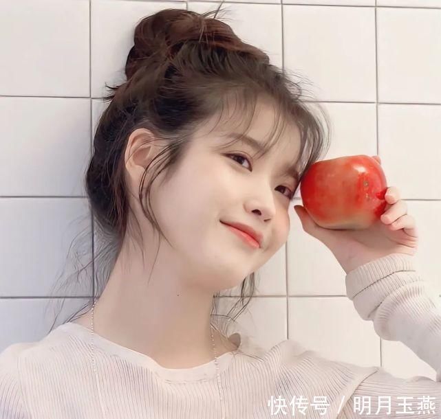 云朵卷|秒变巴掌脸!原来“瘦脸”不仅要靠发型,还要选对发色和刘海!