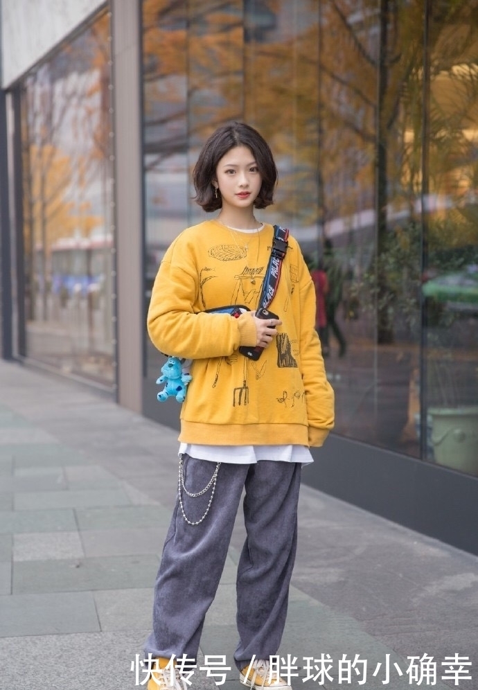 街拍:温婉可人的小姐姐,展现曼妙身姿!