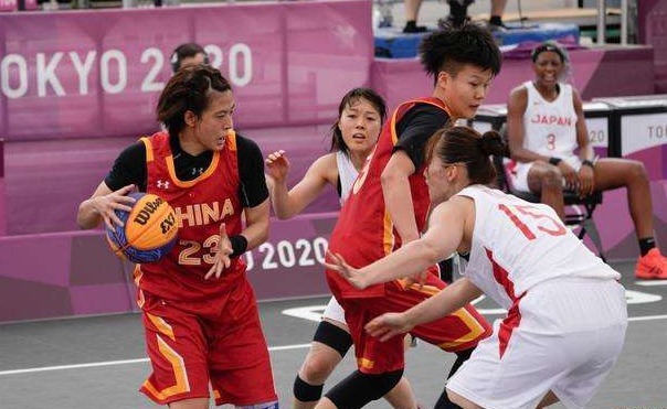 wcb央视直播!中国女篮VS尼日利亚,李梦意外受伤,顶级后卫回归首秀