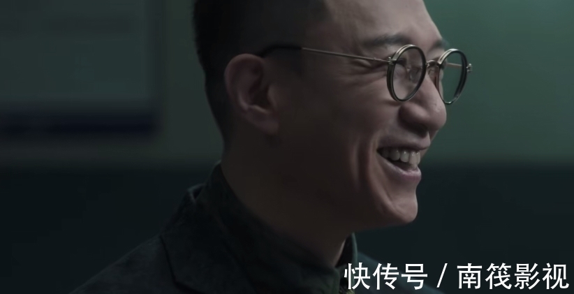 扫黑风暴|连续2天播放量第一,《扫黑风暴》口碑炸了,可观众却开始狠骂了