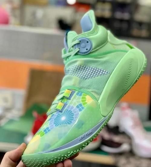 袜套 开学不来双新鞋穿?2021年最新四款实战篮球鞋盘点