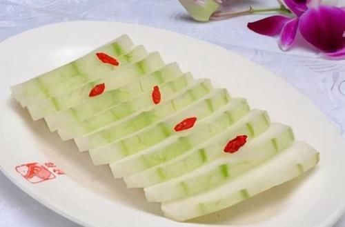 黄花菜|女性到了中年，多吃3种食物，刮油消脂，排毒清肠，甩掉大肚腩