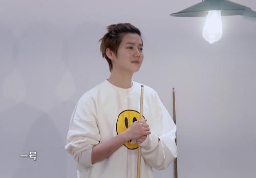 鹿晗带关晓彤录《五哈》，沙发上睡觉动作就是证据，嘉宾全程吃狗粮