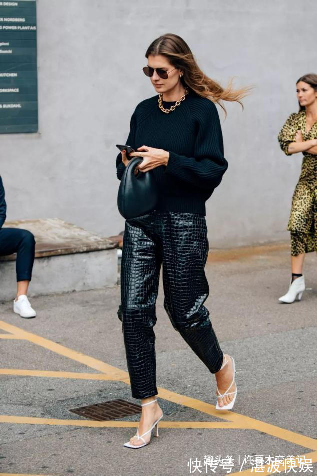 搭配 今秋火了一种穿法,叫“毛衣+奶奶裤”,保暖又时髦,谁穿谁好看