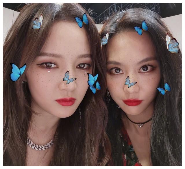 《浪姐》王霏霏公演第一名,出身相同的孟佳倒数淘汰:两人差在哪