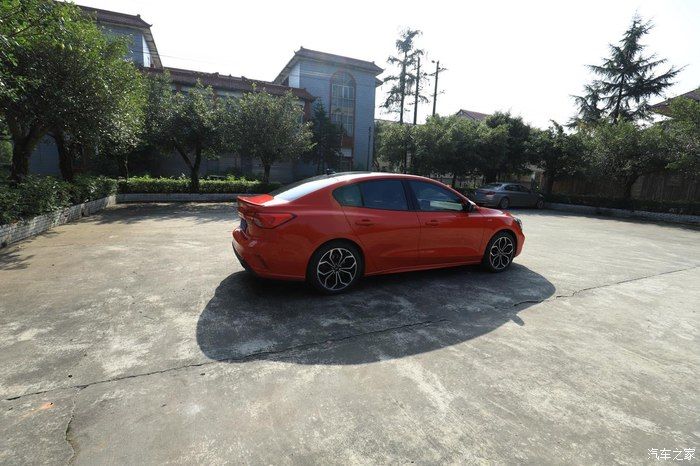 奶爸|准奶爸的座驾福克斯ST-line，颜值与性能齐飞