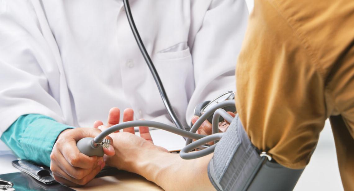 脑血栓|定期输液真的可以预防血管堵塞?想要血管好,需要做好这3件小事