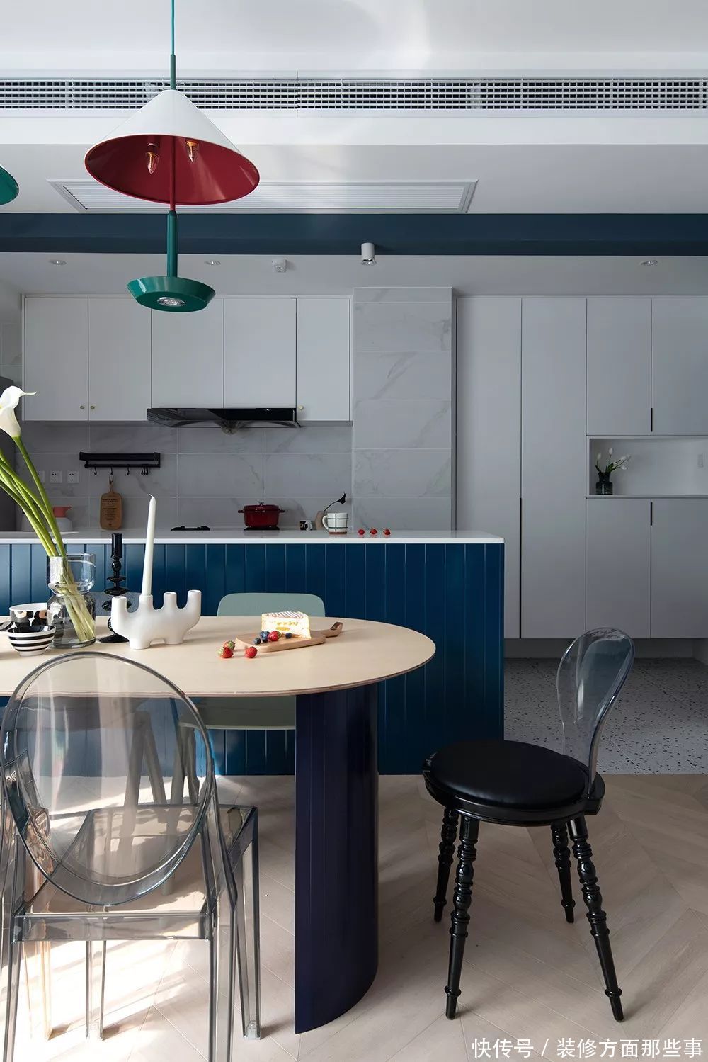 三居|90平个性三居装修,这样的隐形门设计,还是头一次见!