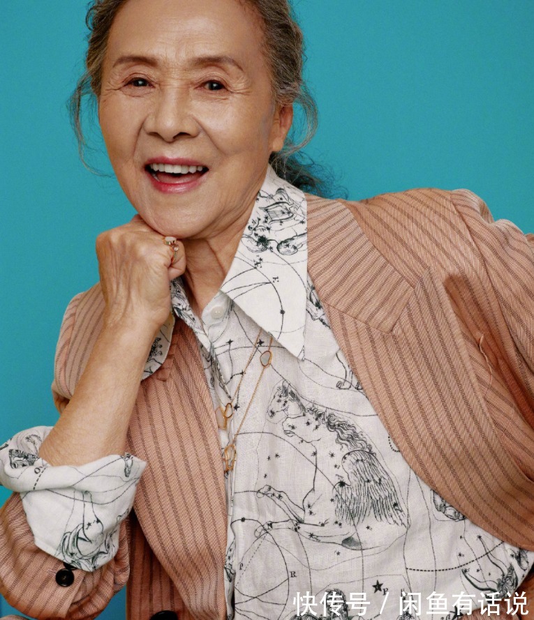 复古色|时尚与年龄无关,80多岁奶奶穿30年前“旧衣”拍照,优雅老去真美