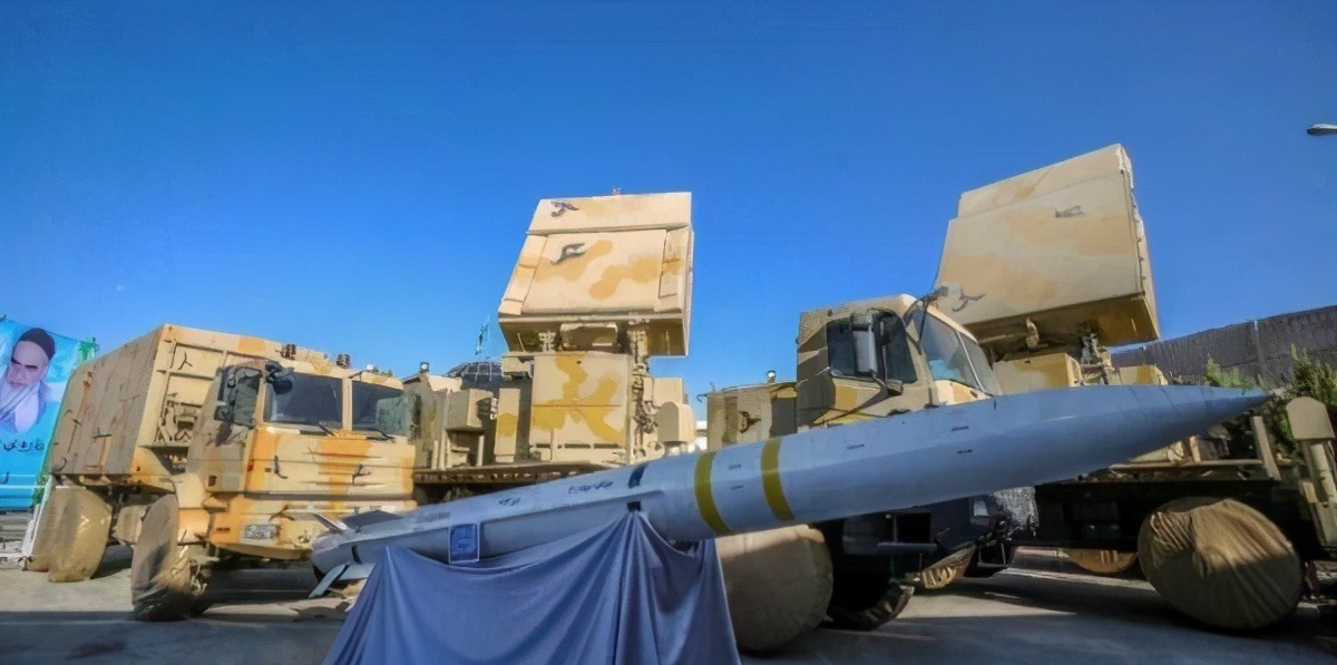 东南|美国封锁宣告失败,大批导弹进驻伊朗东南发射场