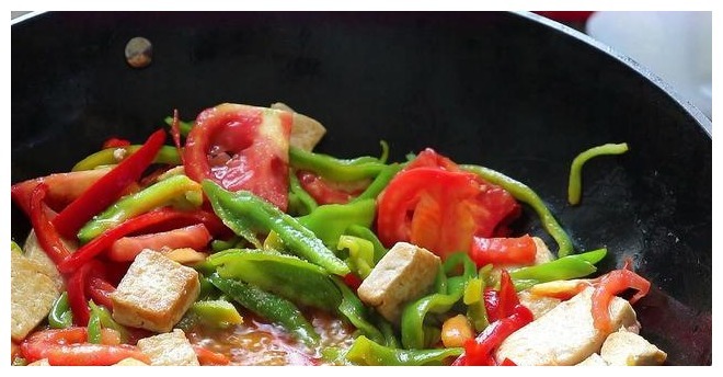 2元豆腐，2个西红柿，比吃大鱼大肉还香，大人孩子都爱吃