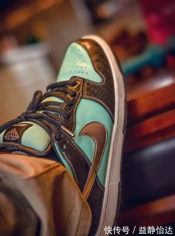 nike 买齐今年所有DUNK直接破产?Nike如何将消费陷阱挖得明明白白?!