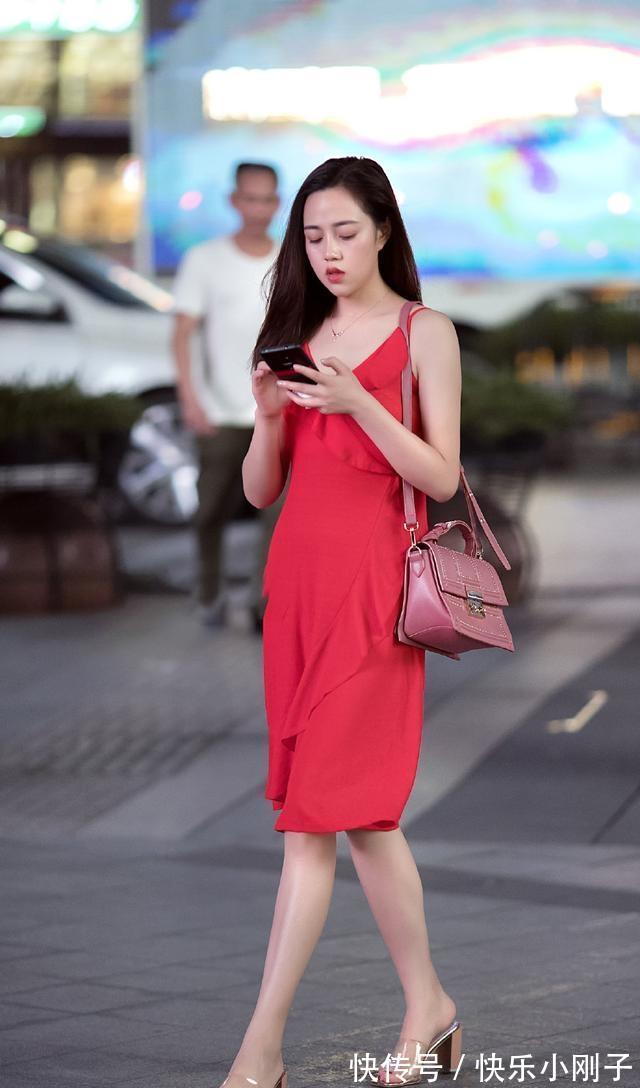 秘籍 连衣裙遮肉的穿搭秘籍,简单搭配就能让造型美感进阶,还有气质