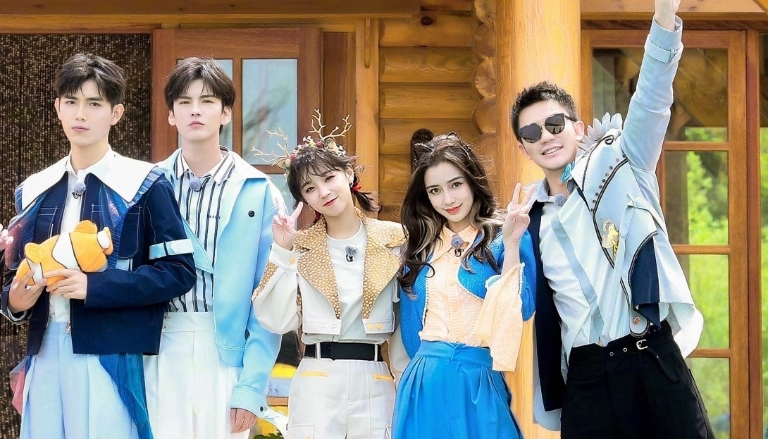 下一期《奔跑吧9》未录先火!看清3位飞行嘉宾,网友:收视稳了