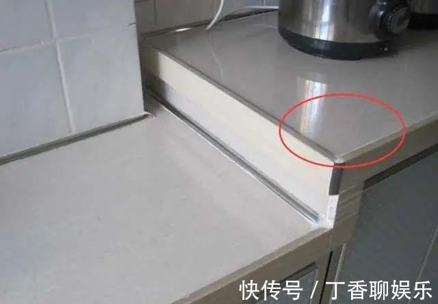 挡水条|厨房台面忘记装这个?难怪家里地板老是容易脏,还很滑