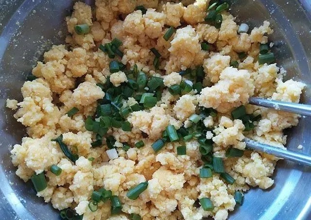 【美食窗】早餐吃它，不揉面不发酵，比包子馒头简单多了，营养香脆家人都爱吃！