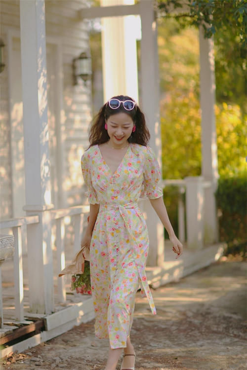 不管什么身材的女人，穿裙子牢记这4个要点，上身才显瘦又迷人