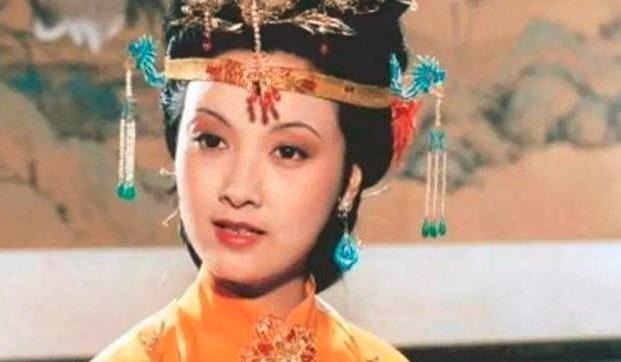 红楼梦@此人才是红楼梦中的大佬,表面老实内心狡诈,将王熙凤耍得团团转