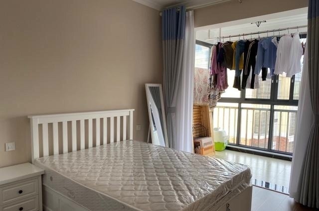 装修|越来越多人不做吊顶,不做电视墙,看看她家装修,简约又漂亮