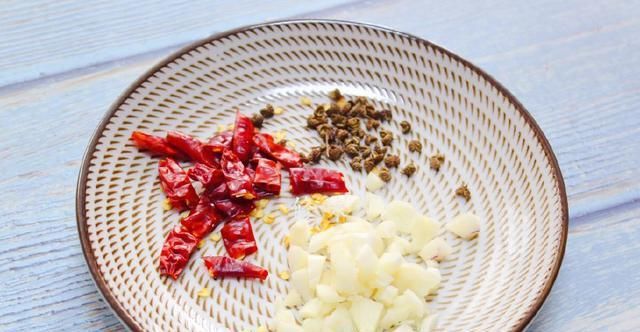 川味炝黄瓜，老厨师手把手教你做，之前做的不好吃，是步骤错了