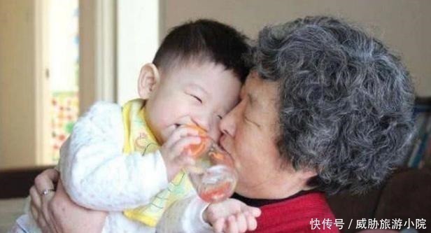 奶奶|有这4个特征的奶奶,都是真正疼爱孩子,看看你的婆婆占了几个