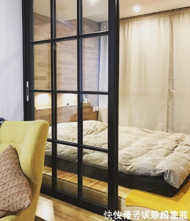 客厅|老公硬把阳台改卧室,在窗外加个“假阳台”!完工邻居都夸他机智