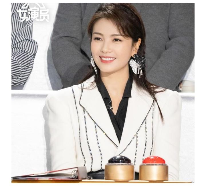 《是女演员》导师拖后腿,刘涛背锅泪洒现场,老演员水平就这?