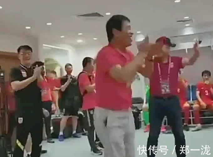 国足|能赚50万!名记为陈戌源叫好!球迷担心:国足“主场”变客场