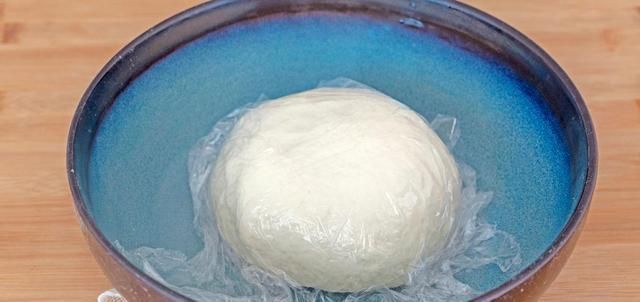 葱花饼这样做,不需要烫面照样柔软,1分钟出锅,放凉也不发硬!