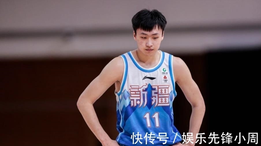 孙铭徽|男篮出征,杜锋又带上14人,除了齐麟淘汰一名中锋,韩德君留下
