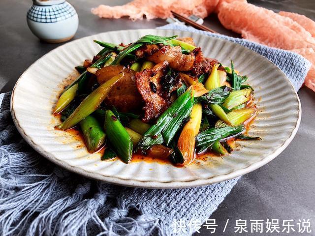 青蒜|色香味俱全的回锅肉，简单易上手，肥而不腻下饭美味