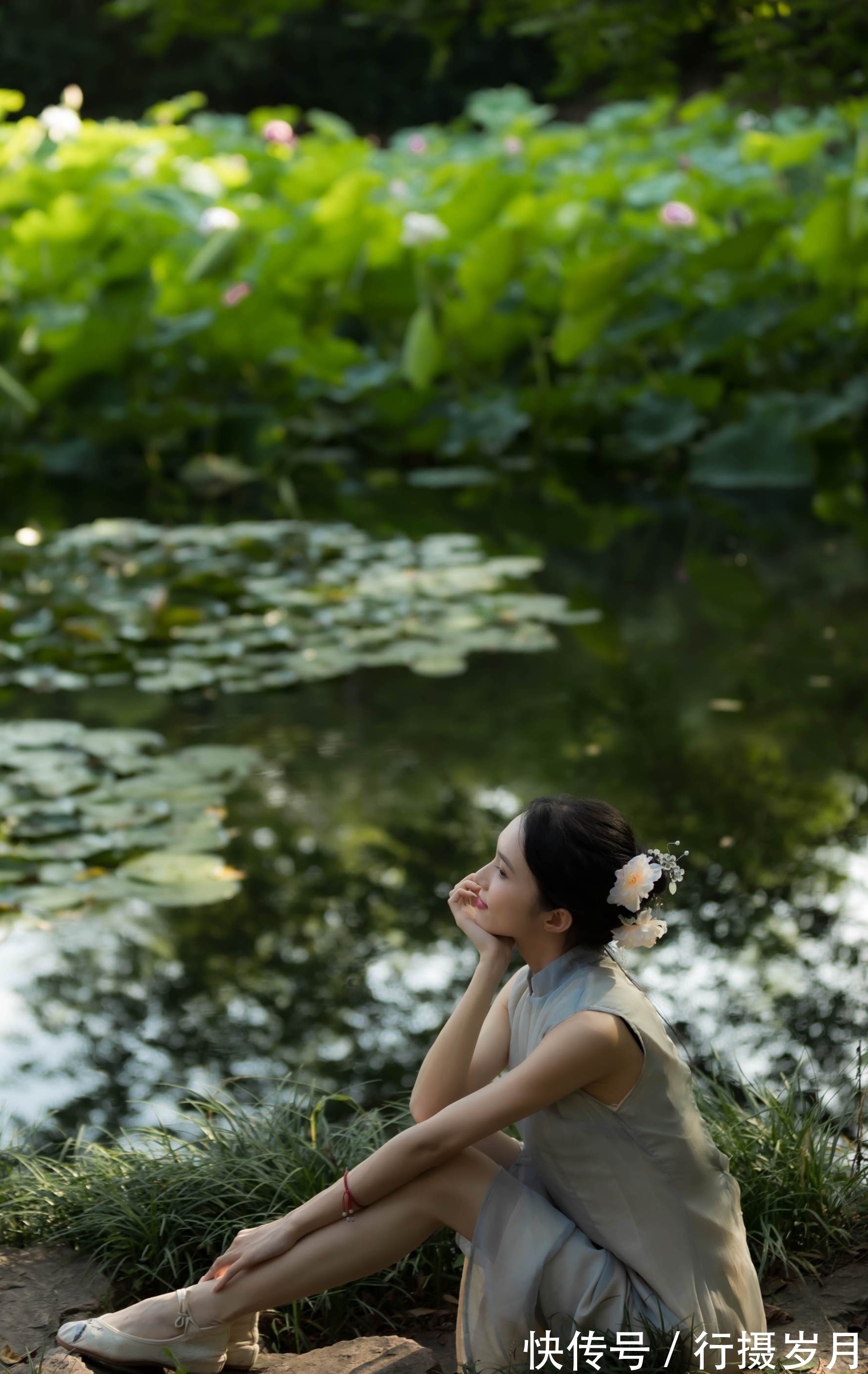萧月$红尘轻浅,谁解离殇?两两相望,谁懂情长?紫陌飞花,谁怜残香?