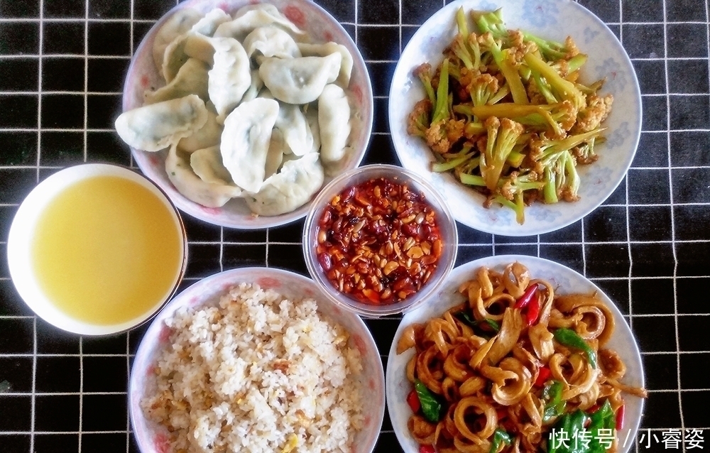 红烧茄子|晒晒我家年后的一周素食晚餐,好吃不长肉,在家宅7天,瘦了半斤
