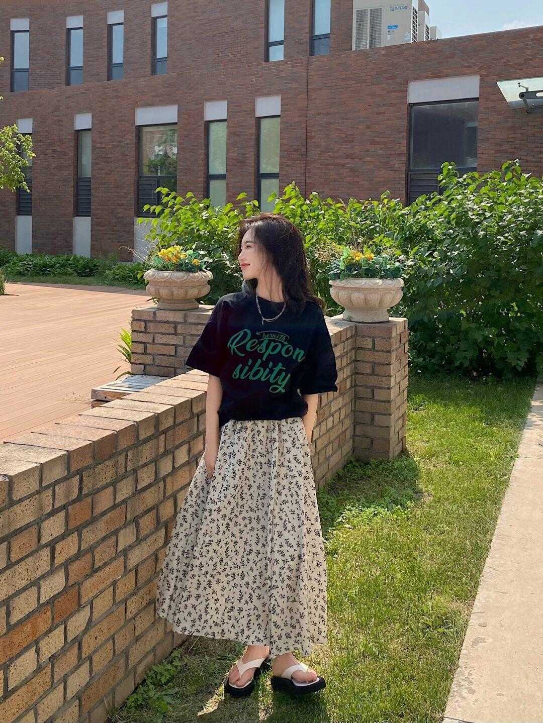 曲线|半身裙的N种搭配方法，简约大气又高级，实用性强