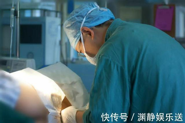 胎儿|产妇刚上产床准备，孩子“咣当”一声就出来了，大夫情况不好