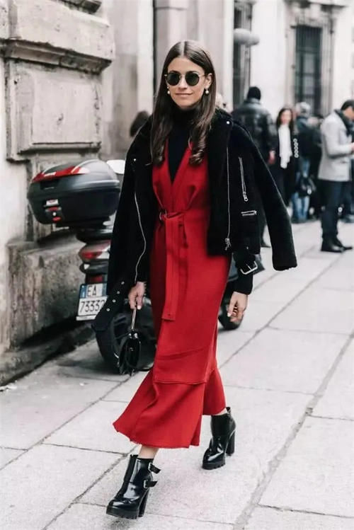 过年这两个颜色穿在一起，一看就很“讨喜、显白、高级”，快收藏