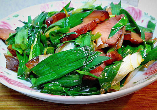 天冷，此菜小孩子最要多吃，鲜香下饭，杀菌防感冒，提高免疫力