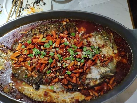 炖鱼去腥，别只会用料酒啤酒，多加一勺它，肉嫩无腥味，香飘满屋