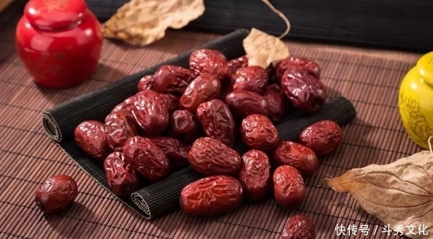 一起吃|红枣虽养人，但和它一起吃就是找病，尤其是爱吃红枣的要知道！