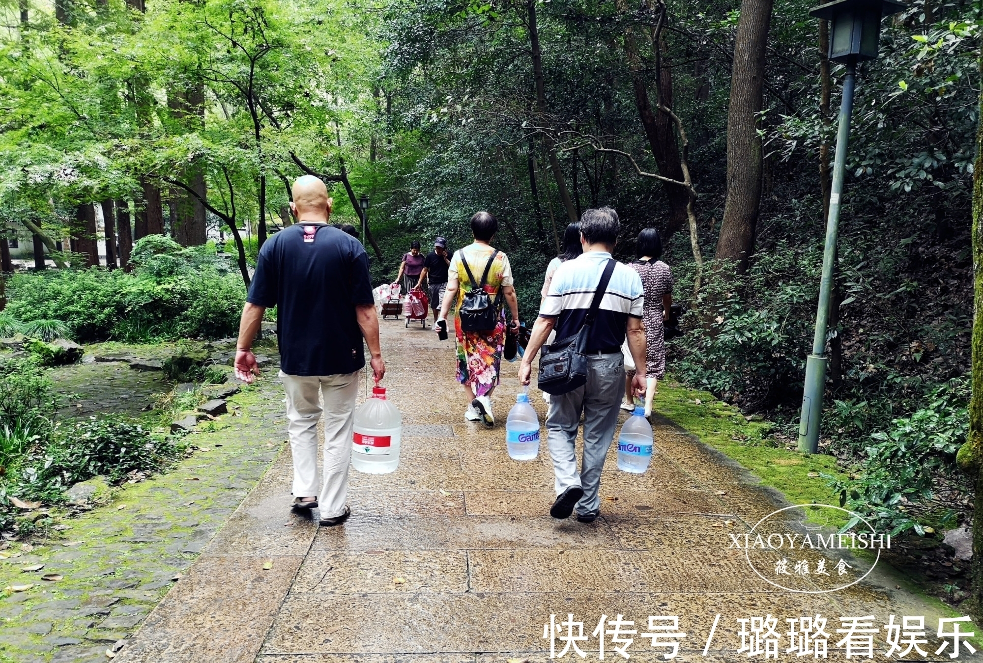 一日三餐|杭州市民每天排队打山泉水，68岁大爷1次打120斤，称够用一个星期