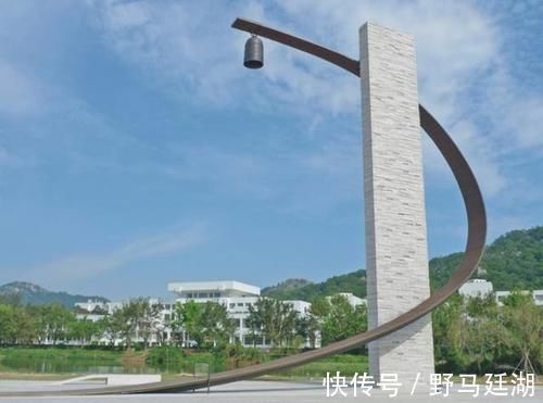 医学院|中国“不要学费”的大学，不是军校，录取分很高，名气却扶摇直上