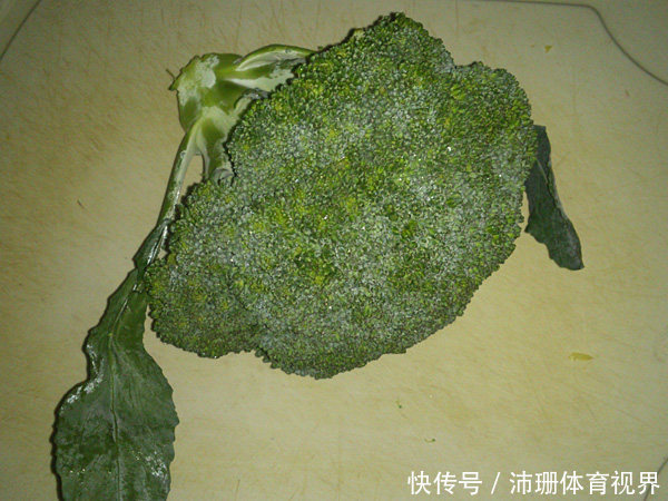 营养|西兰花和”它“一起拌,清淡爽口,营养丰富,孕妇多食用也好