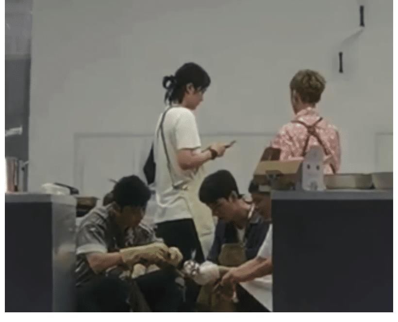 龔俊|《中餐廳5》全員到齊，龔俊周也再同框引關(guān)注，豪華房車太搶鏡了