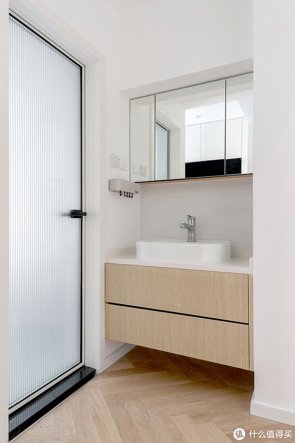 窗洞|改造样板：38平米有两室和多功能餐厅，还有幽静小院和惊艳的收纳