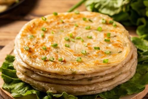 油酥|早餐店的葱油饼为啥好吃?详细做法教给你,层层起酥,放凉也不硬