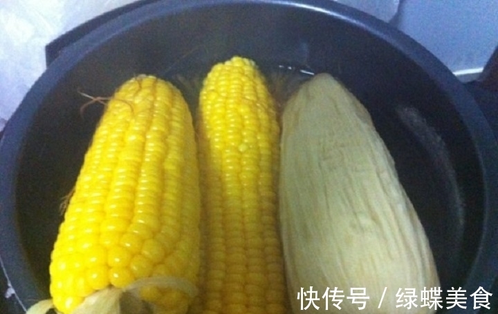 香甜|煮玉米时，直接下锅煮大错特错，掌握3个技巧，香甜又软糯