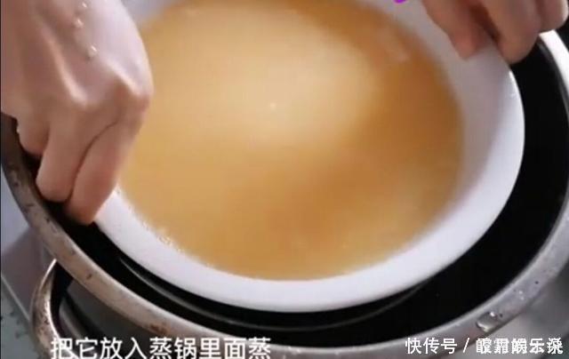 蒸鸡蛋羹时,千万别加水就蒸!牢记加一物,鸡蛋羹比豆腐脑还要嫩